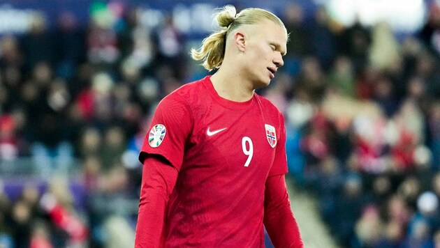 Deutlich gefrustet: Norwegen-Star Erling Haaland (Bild: APA/AFP/NTB/Fredrik Varfjell)