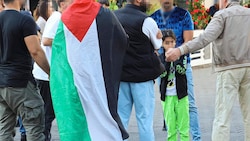 Etliche Pro-Palästina-Demos gingen u.a. schon in Wien und Graz über die öffentliche Bühne - viele Teilnehmer bringen auch ihre Jüngsten mit. (Bild: Christian Jauschowetz, Krone KREATIV)