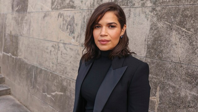 „Barbie“-Star America Ferrera kritisiert die Ungleichheit von Müttern am Arbeitsplatz. (Bild: APA/Vianney Le Caer/Invision/AP)