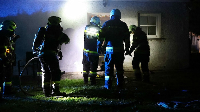Fast 40 Feuerwehrmitglieder standen im Einsatz.