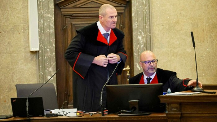 Die Staatanwälte Gregor Adamovic re.) und Roland Koch führen die Anklage.