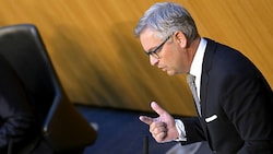 Finanzminister Magnus Brunner stellte sein zweites Budget vor. (Bild: APA/ROBERT JAEGER)
