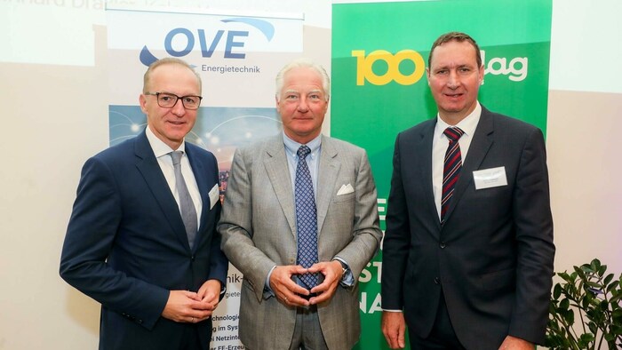 Gerhard Christiner, APG-Vorstand, Kari Kapsch, OVE-Präsident, und Reinhard Draxler, ...