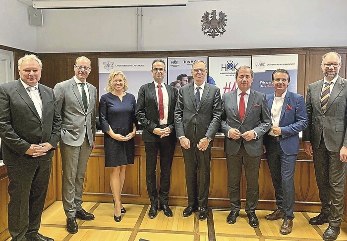 Vizepräsident Manfred Herrnhofer, Notariatschef Werner Stein, Professorin Sabine Groinig, ...