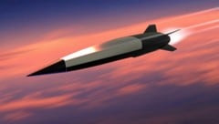 Künstlerische Illustration des US-Rüstungskonzerns Raytheon: Hyperschall-Marschflugkörper nähern sich ihrem Ziel mit mehr als fünffacher Schallgeschwindigkeit. (Bild: Raytheon)