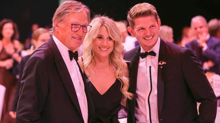 Franz Klammer mit Anna Gasser und Thomas Morgenstern bei der Sportlerwahl in Wien.