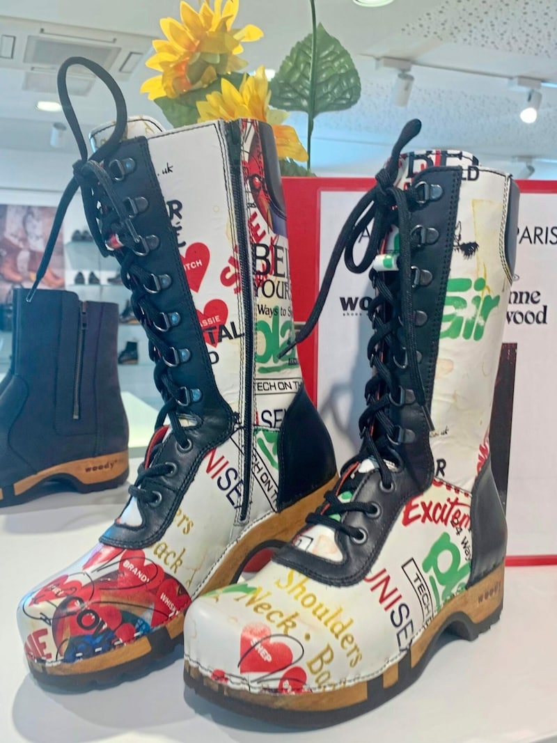 Bis hin zum Sneaker und Modellen von Vivienne Westwood haben sich die Zockel entwickelt. (Bild: Wassermann Kerstin)