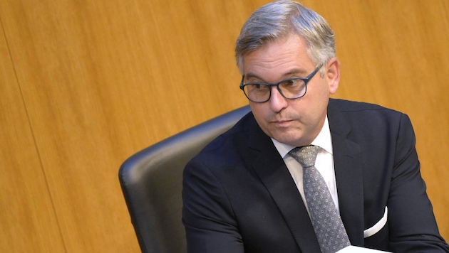 Finance Minister Magnus Brunner recorded a 14 percent increase in government spending in the first half of the year. (Bild: APA/ROBERT JAEGER)