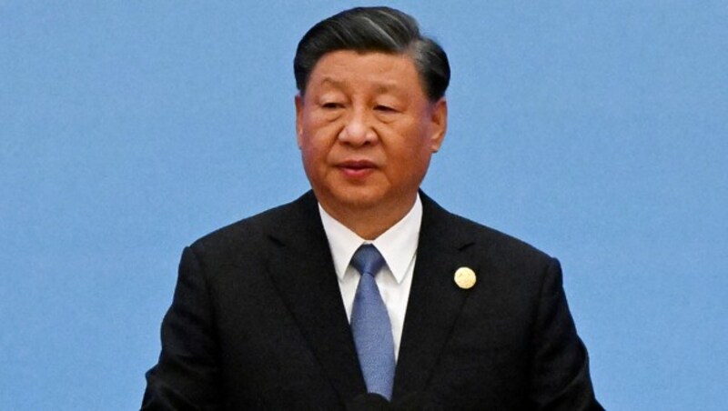 Präsident Xi Jinping will im Rahmen der „Neuen Seidenstraße“ und auch der BRICS-Staatengruppe die Vorherrschaft der USA brechen. (Bild: APA/AFP/Pedro PARDO)
