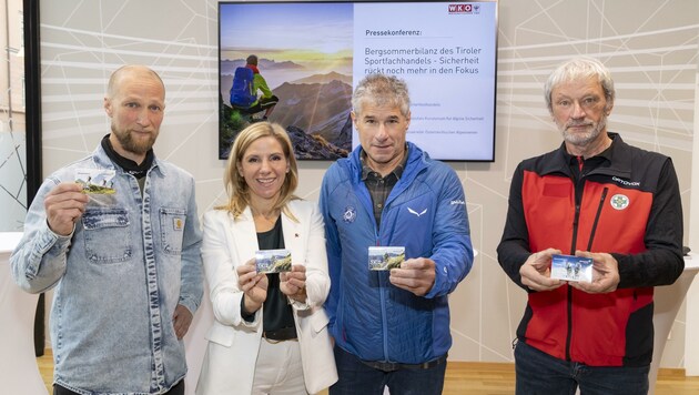 Matthias Knaus ( ÖKAS), Katrin Brugger (Sporthandel), Michael Larcher (ÖAV), Hermann Spiegl (Bergrettung, von links). (Bild: WK Tirol/Die Fotografen)