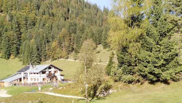 Das stattliche Höhlensteinhaus liegt in einer Senke zwischen Inntal und Thierseetal. (Bild: Peter Freiberger)