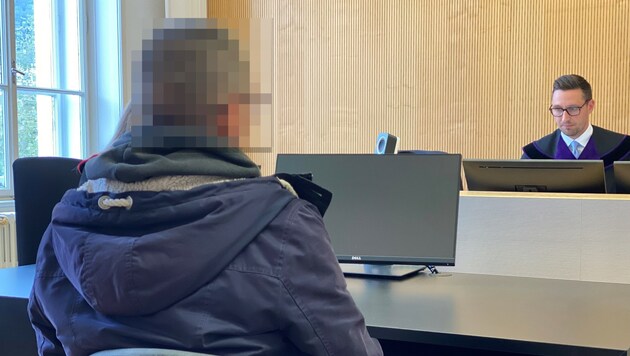 Die meisten wollen raus aus dem Gefängnis, die Angeklagte wollte hinein.
