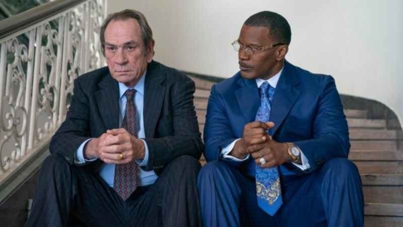 Tommy Lee Jones und Jamie Foxx kämpfen als ungleiches Paar. (Bild: Amazon)