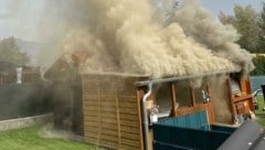 Die Gartenhütte stand in Vollbrand (Bild: FF Trofaiach)