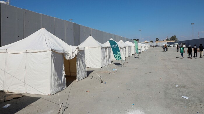 Hilfsorganisationen bereiten sich an der Grenze auf zahlreiche Flüchtlinge vor.