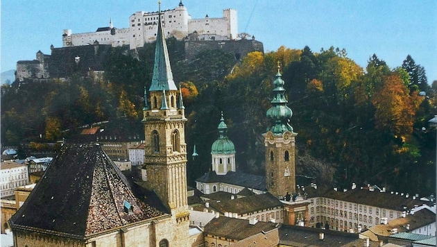 Ein Dachschindel der Franziskanerkirche traf eine Frau. (Bild: Pater OSB Korbinian Birnbacher)