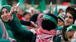 Die sozialen Medien avancieren im Israel-Krieg zum Online-Folterinstrument. (Bild: SAID KHATIB / AFP / picturedesk.com)