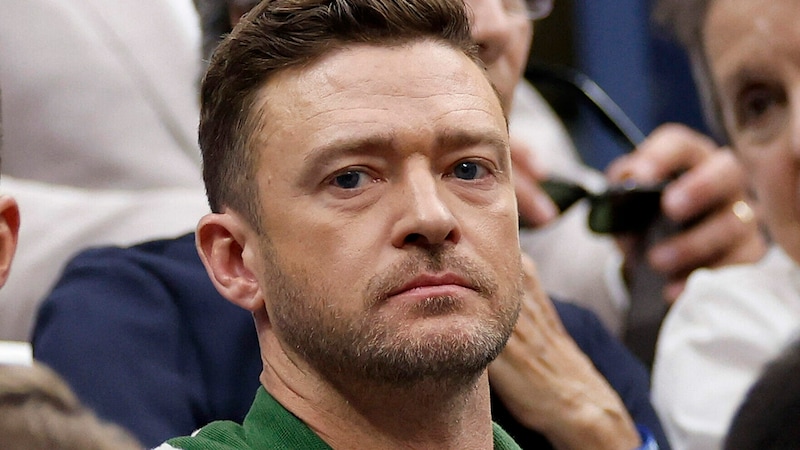 Justin Timberlake'in başı dertte! Süperstar sarhoş halde arabasından indirildi. (Bild: APA/Getty Images via AFP/GETTY IMAGES/Sarah Stier)