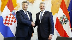 Der kroatische Premier Andrej Plenković und Bundeskanzler Karl Nehammer (ÖVP) (Bild: APA/BKA/ANDY WENZEL)