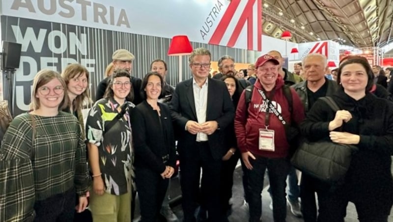 Landeshauptmann Christopher Drexler mit der steirischen Delegation auf der Buchmesse (Bild: Christoph Hartner)