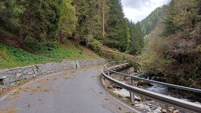 Die Innerkremser Landesstraße ist derzeit gesperrt.