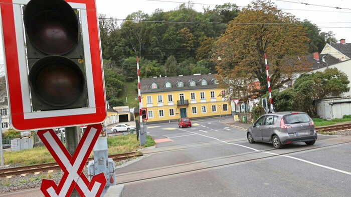 Dieser Bahnübergang in Wildon soll aufgelassen werden.