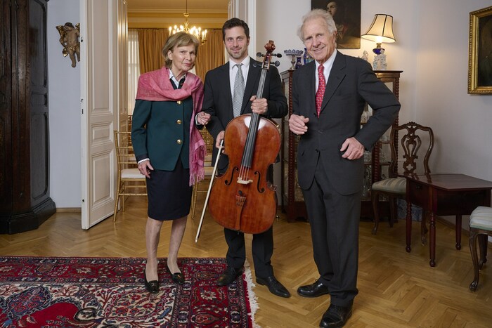 Heidi Senger-Weiss mit Sebastian Bru und Paul Senger-Weiss. 