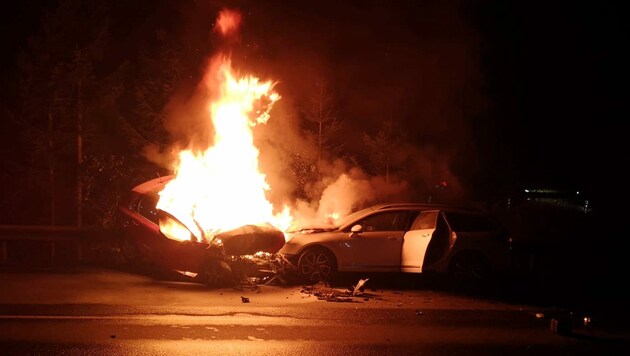 Das Auto der 28-jährigen Einheimischen ging nach dem Crash in Flammen auf. (Bild: zoom.tirol)
