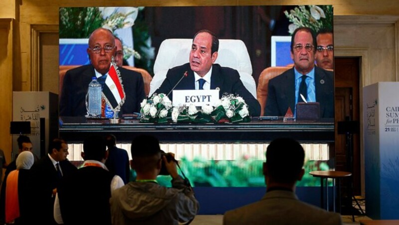 Ägyptens Präsident Abdel Fattah al-Sisi bezeichnet den Krieg in Nahost als „beispiellose Krise“. (Bild: APA/AFP/Khaled DESOUKI)