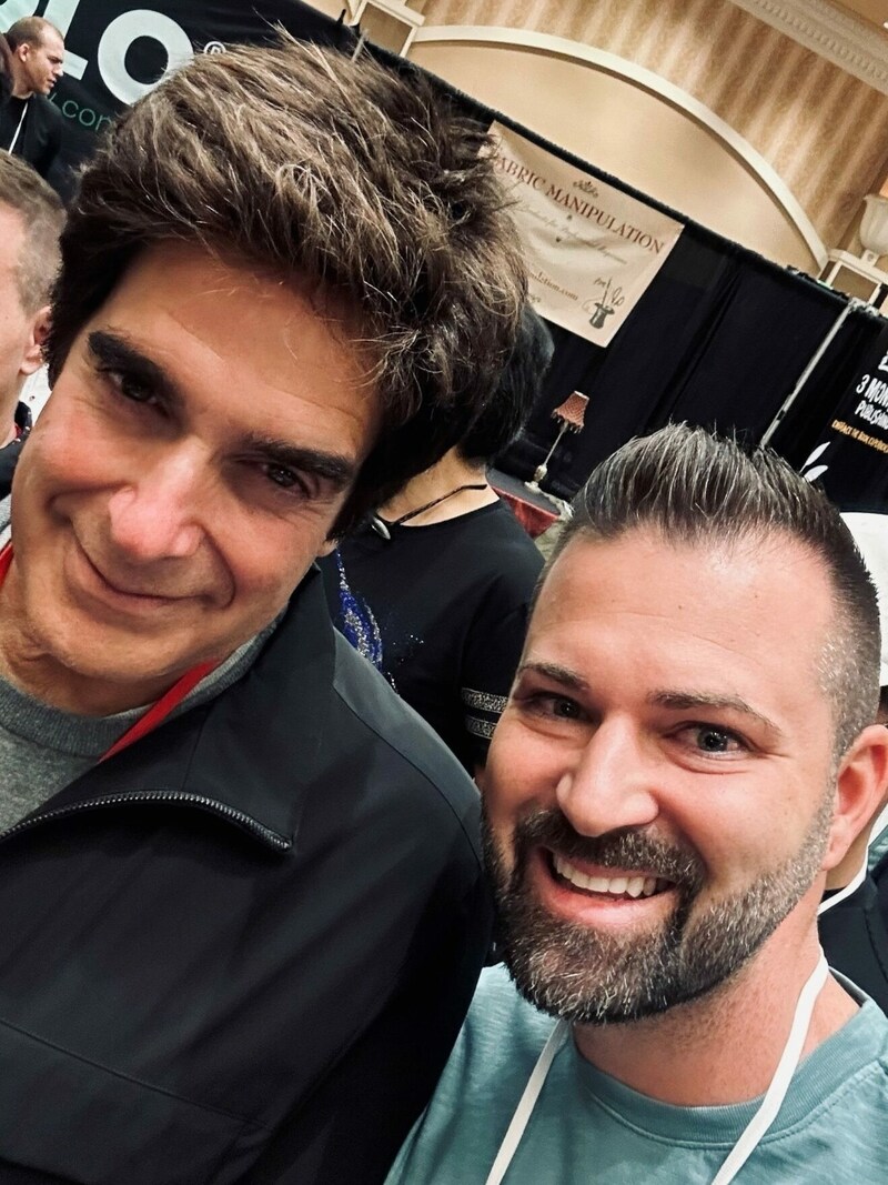 Christoph Kulmer mit David Copperfield (Bild: Kulmer)