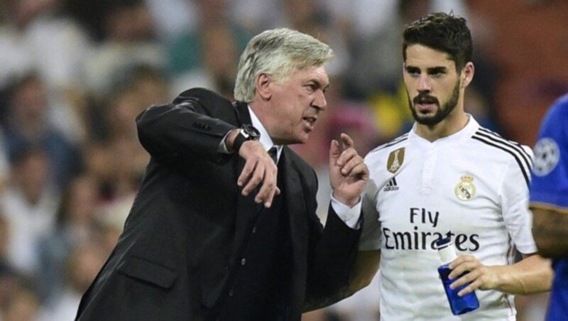 Was ist zwischen Carlo Ancelotti (l.) und Isco vorgefallen? (Bild: JAVIER SORIANO / AFP)