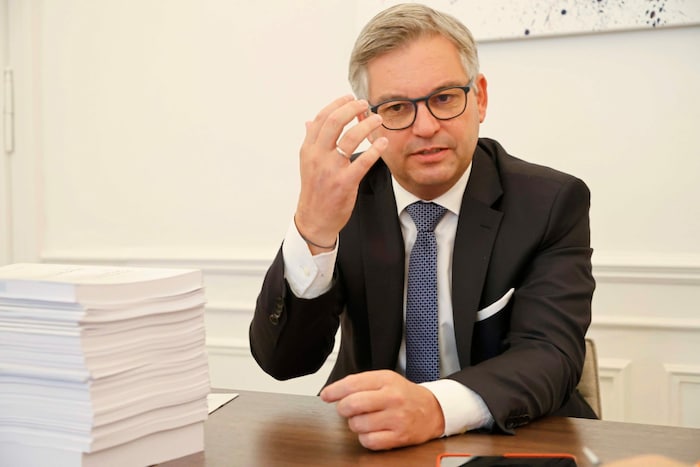 Finanzminister Brunner verteidigt sein Budget gegen Verleiche mit Griechenland