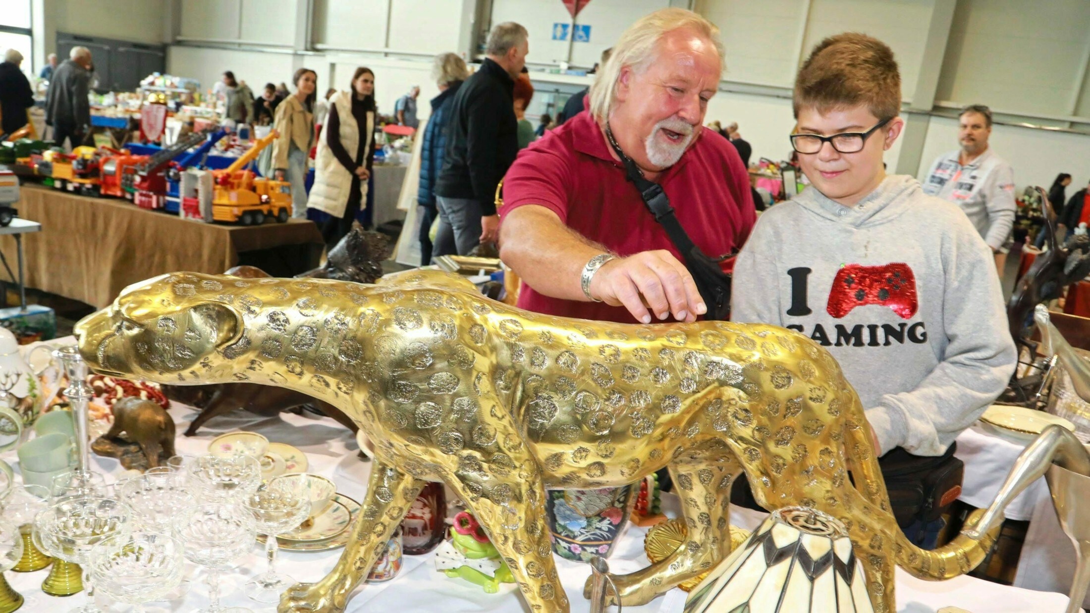 Der Ursulamarkt wartet auch mit einem Flohmarkt auf, in Halle 2.