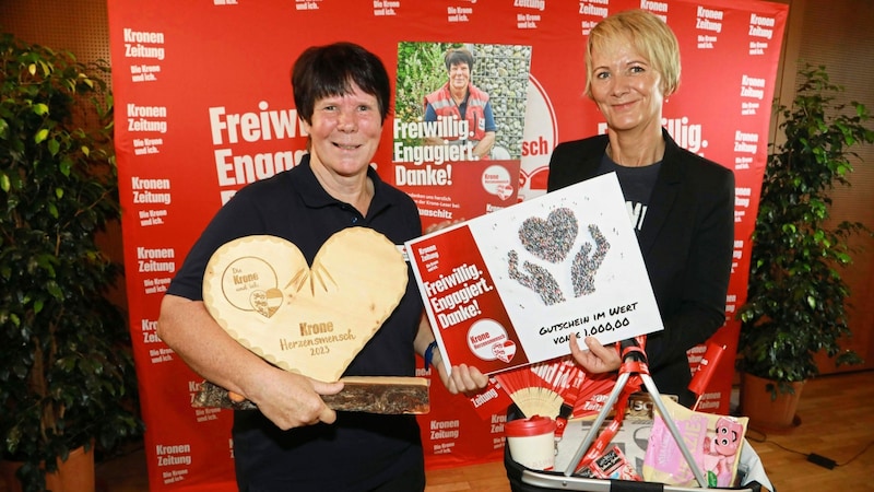 Elke Puaschitz (left) has been providing first aid for decades (Bild: Rojsek-Wiedergut Uta)