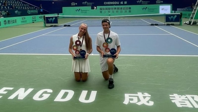 Die 16-jährige Alina Korneeva (Rus) und der 17-jährige Joel Schwärzler holten sich die Titel in Chengdu. (Bild: ÖTV)