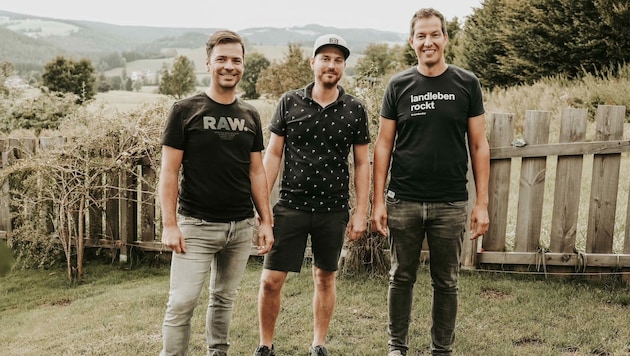 Martin Essl, Benjamin Essl und Roland Sumper sind auf den Wels gekommen.