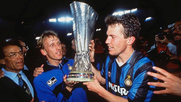 Lothar Matthäus (re.) und Andreas Brehme holten mit Inter den UEFA-Cup. (Bild: ullstein bild - Sven Simon / Ullstein Bild / picturedesk.com)