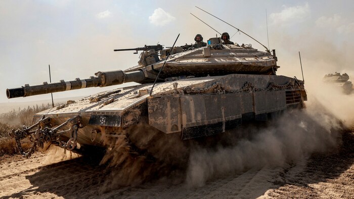 Ein israelischer Merkava-Kampfpanzer an der Grenze zum Gazastreifen - Israel hat dort in den ...