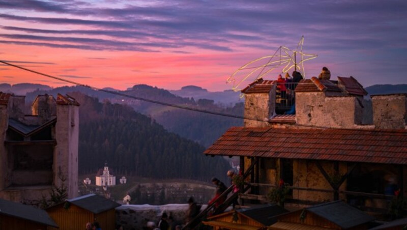 Adventmarkt Kirchschlag (Bild: Wiener Alpen, Christian Kremsl)