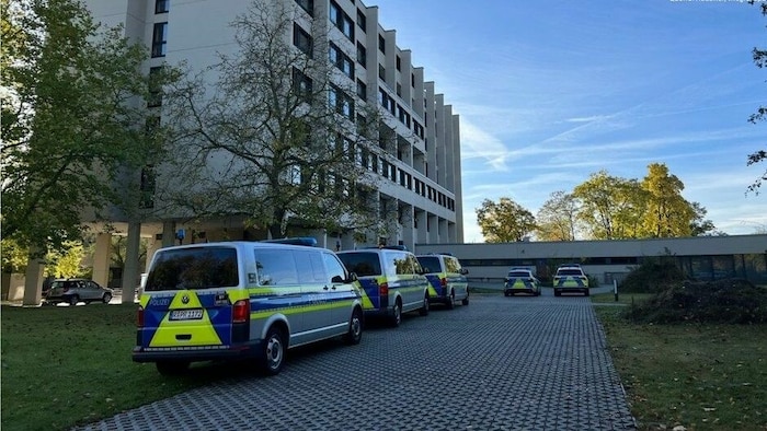 Die Polizei rückte mit Großaufgeboten aus.