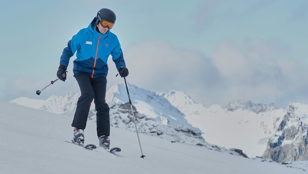 Radstar Primoz Roglic wagte auf dem Söldener Gletscher Skischwünge.