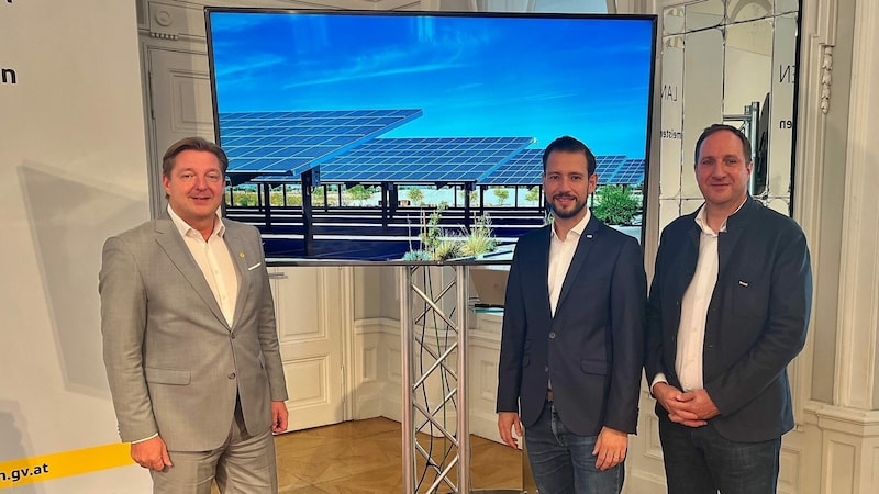 Bürgermeister Günther Albel, Landesrat Sebastian Schuschnig und Herwig Draxler, Wirtschaftskammer Kärnten, bei der Präsentation der Initiative. (Bild: Büro LR Schuschnig/Habich)