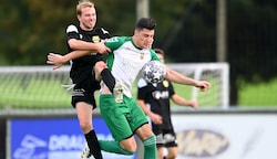 Oberglans David Tamegger (li.) zog gegen Aleksander Malivojevic und Moosburg den Kürzeren.