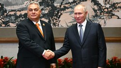 Haben beide nicht viel für die EU übrig: Viktor Orbán und Wladimir Putin beim chinesischen Seidenstraßen-Gipfel. (Bild: AFP)