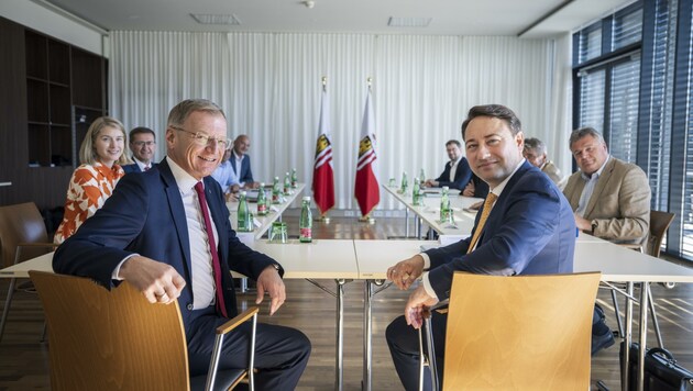 LH Thomas Stelzer und LH-Vize Manfred Haimbuchner kürzlich bei ihrer Regierungsklausur