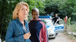 Florence Kasumba beim Dreh zum Göttinger „Tatort“ mit Kollegin Maria Furtwängler (li.) (Bild: ORF)