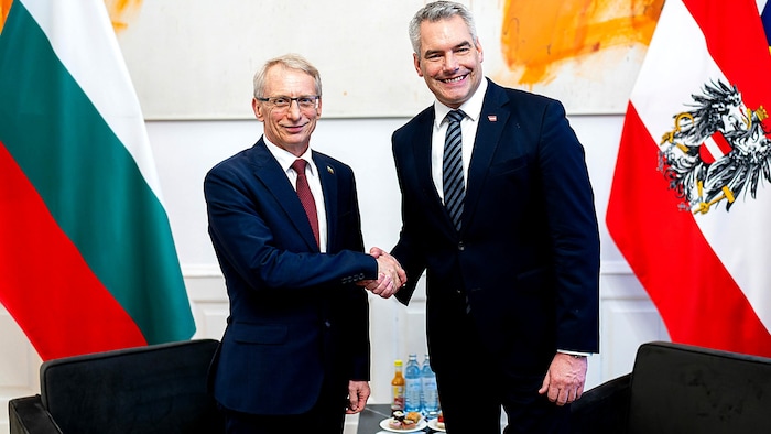 Von links: Bulgariens Ministerpräsident Nikolaj Denkow und Kanzler Karl Nehammer