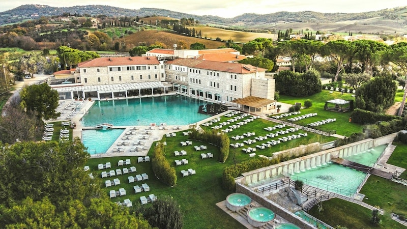 Das Terme di Saturnia Resort liegt inmitten eines 120 ha großen Geländes. (Bild: Bruno Grassi/Terme di Saturnia)