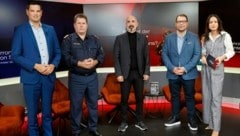 Von links: FPÖ-Sicherheitssprecher Hannes Amesbauer, Bundespolizeidirektor Michael Takacs, Integrationsexperte Kenan Güngör und Terrorismusforscher Nicolas Stockhammer mit Moderatorin Katia Wagner (Bild: klemens groh)