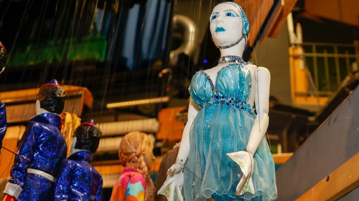 Die Puppen, die im Marionettentheater zu sehen sind, werden extra am Haus angefertigt.